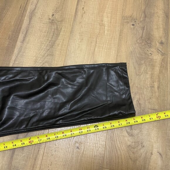 Abercrombie & Fitch 90s Straight Ultra High Rise Vegan Leather Pant sz 32 - Picture 15 of 15